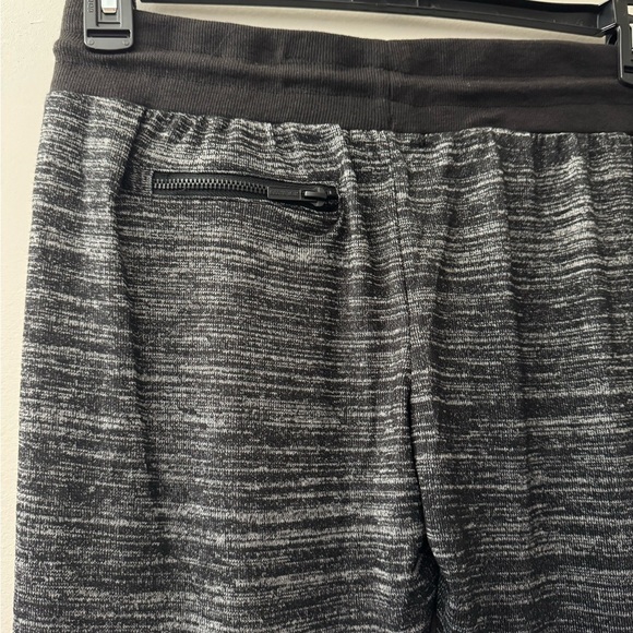 Steve Madden Black and Gray Jogger Sweatpants with Elastic Cuffs - Picture 4 of 5